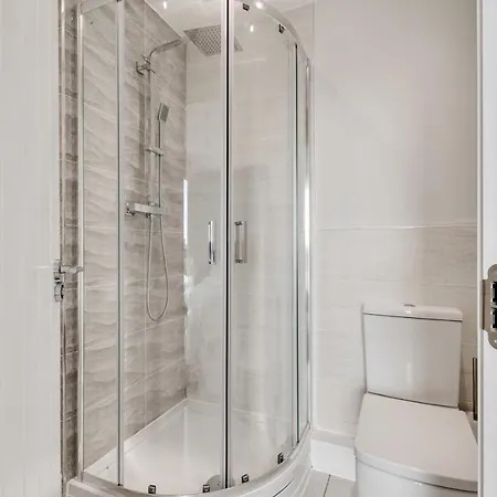 Lovely 2 Bed In A Converted Mill Apartment *